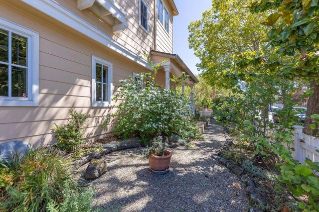 10 Creekside Lane, San Mateo, CA 94401