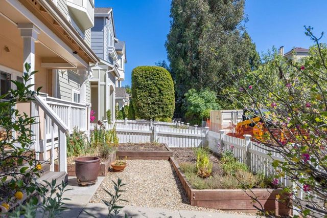 10 Creekside Lane, San Mateo, CA 94401