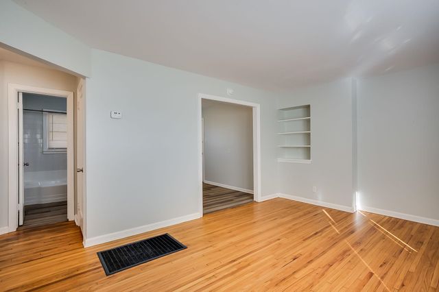 2801 E Harry St, Wichita, KS 67211