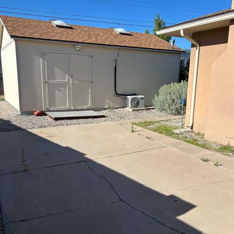 7101 Edwina Avenue NE, Albuquerque, NM 87110