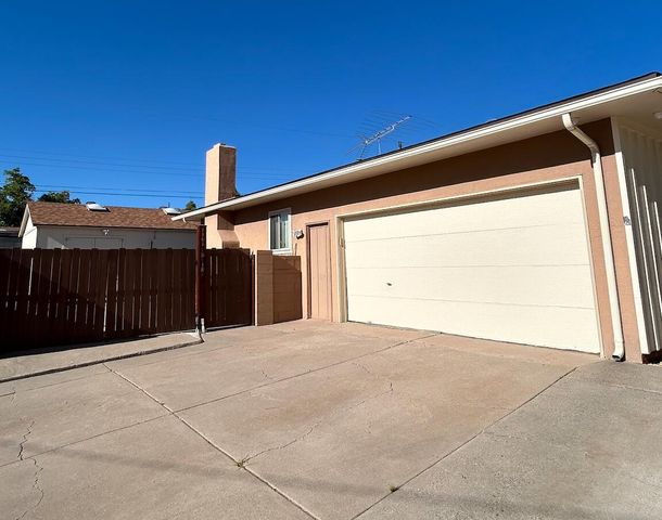 7101 Edwina Avenue NE, Albuquerque, NM 87110