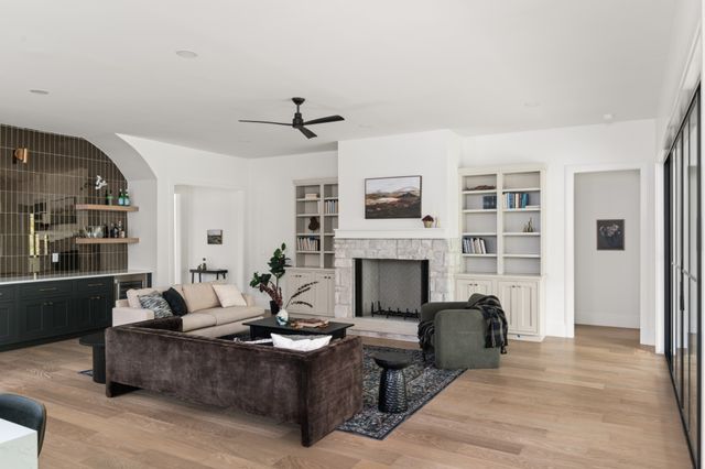 706 Brook Hollow Rd, Nashville, TN 37205