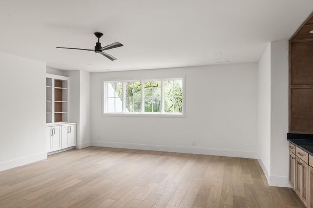 706 Brook Hollow Rd, Nashville, TN 37205