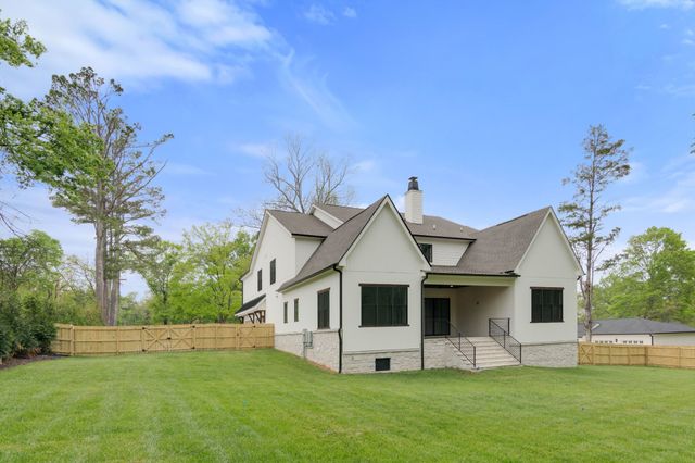 706 Brook Hollow Rd, Nashville, TN 37205