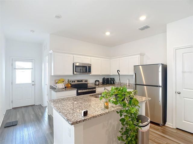 38345 HONEYSUCKLE DRIVE, Dade City, FL 33525