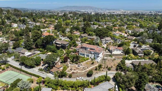 1385 Hillside Circle, Burlingame, CA 94010