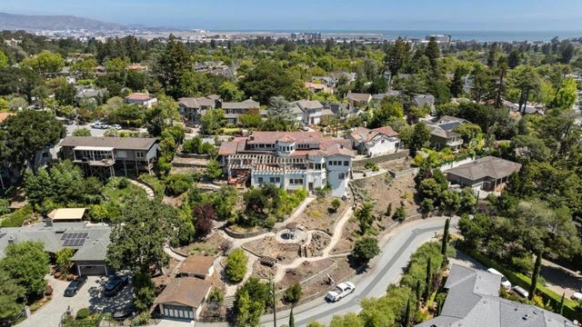 1385 Hillside Circle, Burlingame, CA 94010