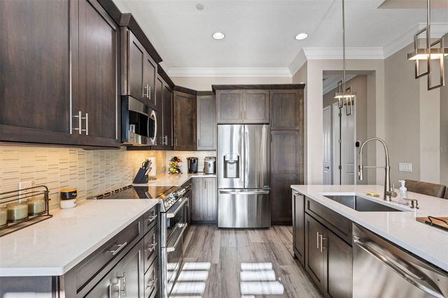 289 SAPPHIRE LAKE DRIVE 202, Bradenton, FL 34209