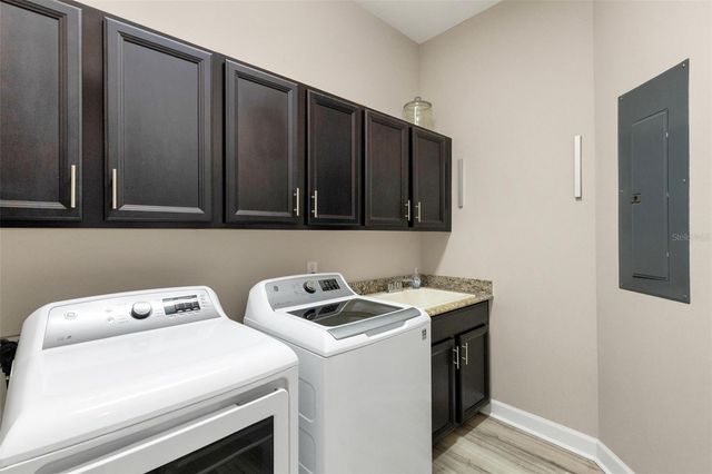 289 SAPPHIRE LAKE DRIVE 202, Bradenton, FL 34209