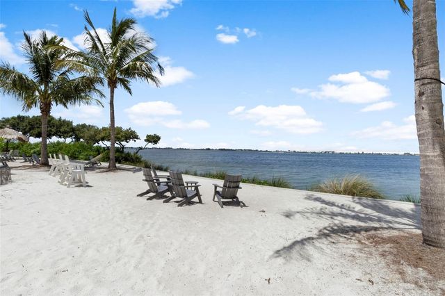 289 SAPPHIRE LAKE DRIVE 202, Bradenton, FL 34209