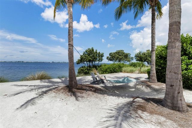 289 SAPPHIRE LAKE DRIVE 202, Bradenton, FL 34209