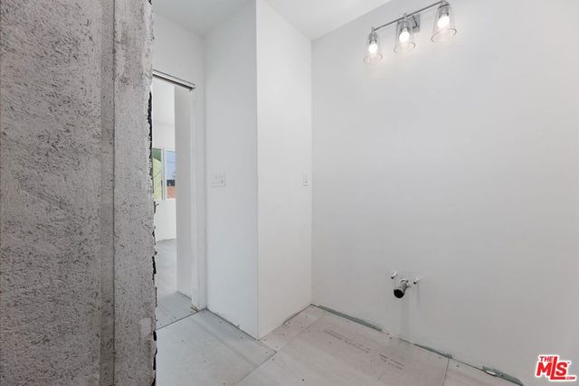 4218 W 58th Place, Los Angeles, CA 90043