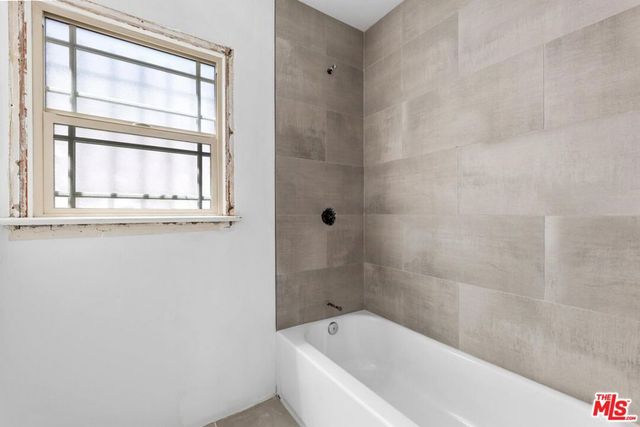 4218 W 58th Place, Los Angeles, CA 90043