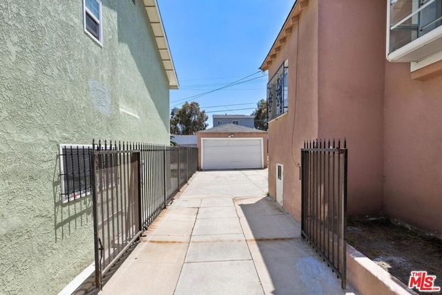 4218 W 58th Place, Los Angeles, CA 90043