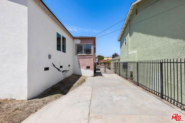 4218 W 58th Place, Los Angeles, CA 90043
