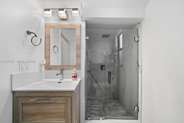 8658 NW 99th Path, Doral, FL 33178