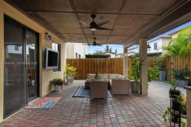 8658 NW 99th Path, Doral, FL 33178