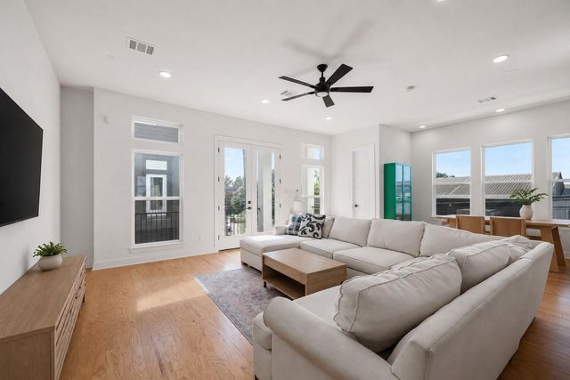 1234 E 23rd Street, Houston, TX 77009