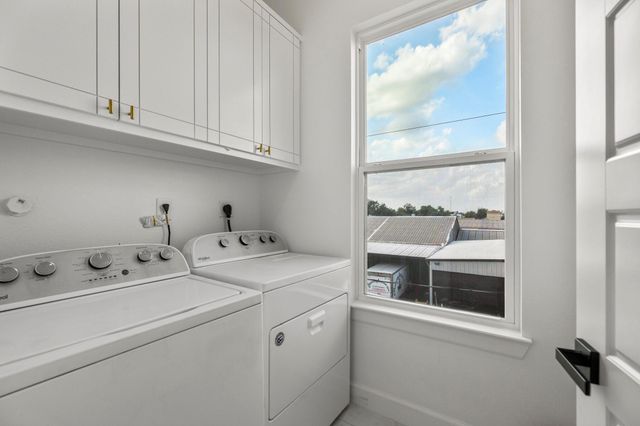 1234 E 23rd Street, Houston, TX 77009