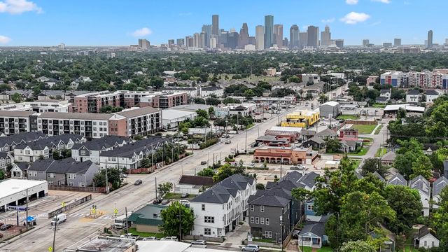 1234 E 23rd Street, Houston, TX 77009