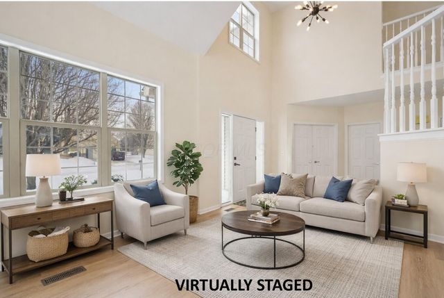 8949 Hickory View Street NW, Canal Winchester, OH 43110