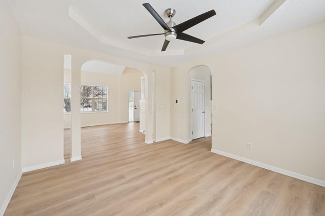 8949 Hickory View Street NW, Canal Winchester, OH 43110