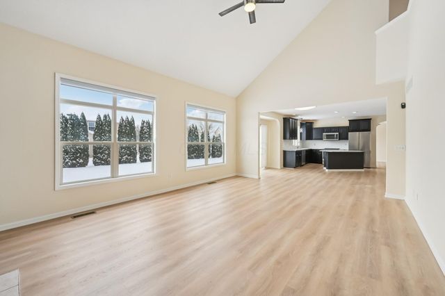 8949 Hickory View Street NW, Canal Winchester, OH 43110