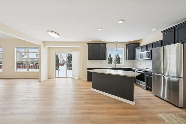 8949 Hickory View Street NW, Canal Winchester, OH 43110