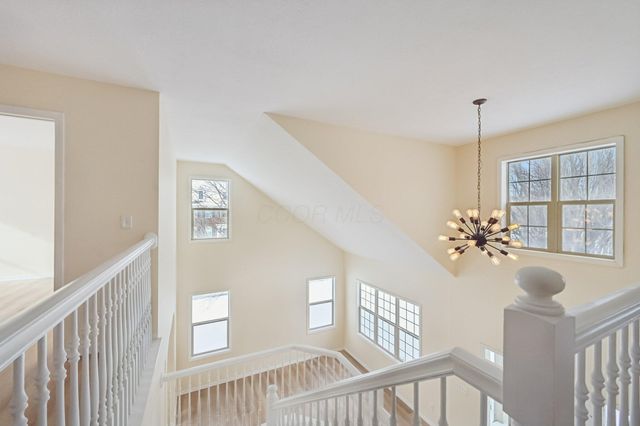 8949 Hickory View Street NW, Canal Winchester, OH 43110