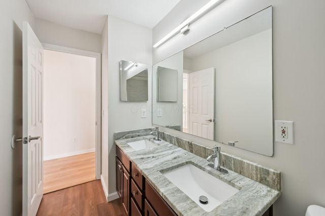 8949 Hickory View Street NW, Canal Winchester, OH 43110