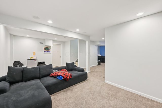 8949 Hickory View Street NW, Canal Winchester, OH 43110