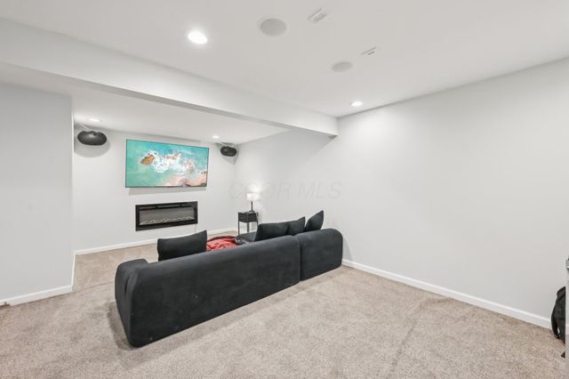 8949 Hickory View Street NW, Canal Winchester, OH 43110