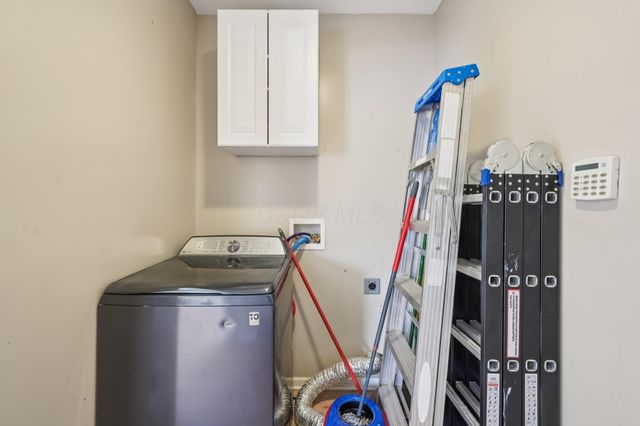 8949 Hickory View Street NW, Canal Winchester, OH 43110