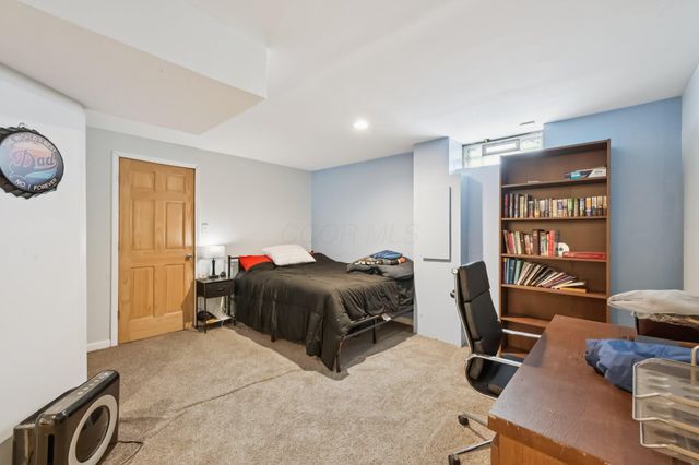 8949 Hickory View Street NW, Canal Winchester, OH 43110