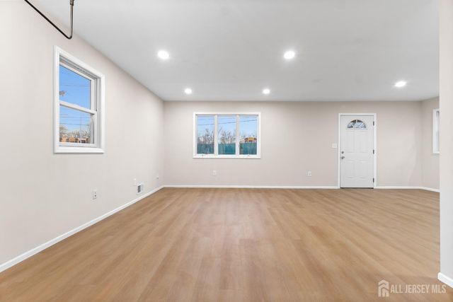 945 Lincoln Boulevard, Middlesex, NJ 08846