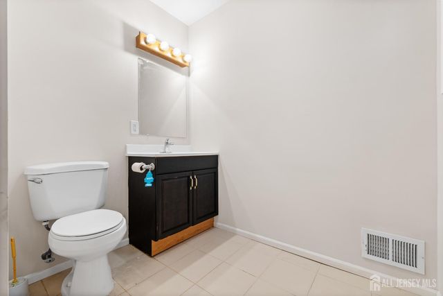 945 Lincoln Boulevard, Middlesex, NJ 08846