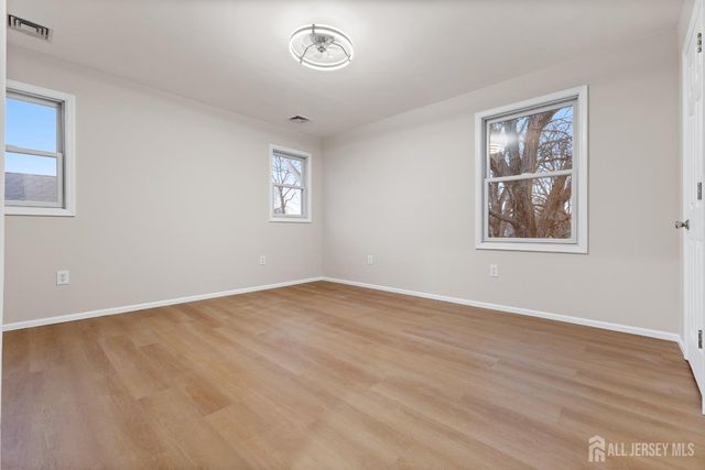 945 Lincoln Boulevard, Middlesex, NJ 08846