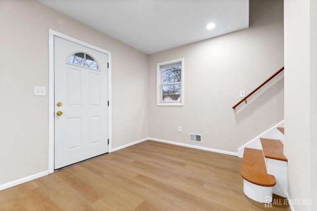 945 Lincoln Boulevard, Middlesex, NJ 08846