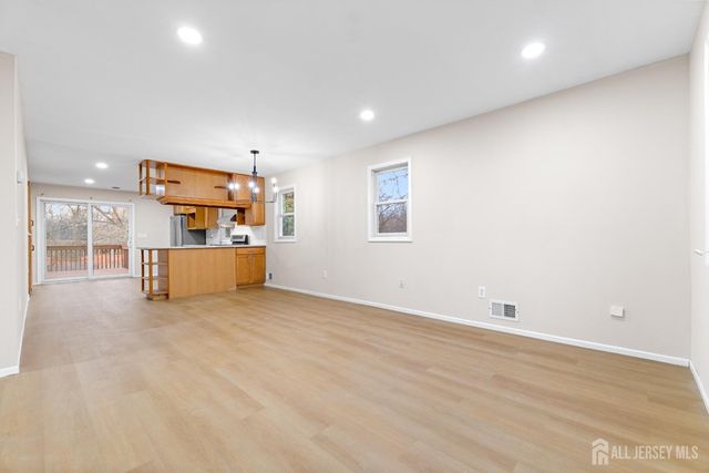 945 Lincoln Boulevard, Middlesex, NJ 08846