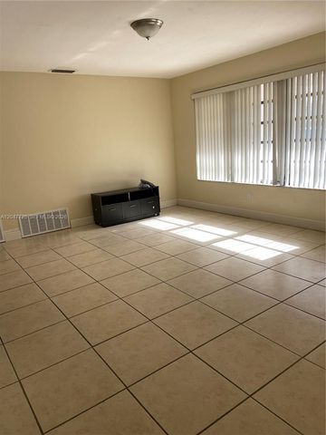 800 NW 76th Ave, Pembroke Pines, FL 33024