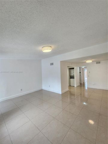6934 NW 166th Ter 1402, Miami Lakes, FL 33014