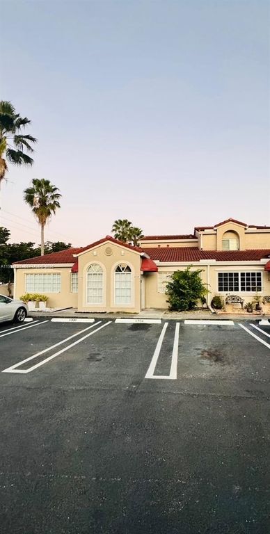 6934 NW 166th Ter 1402, Miami Lakes, FL 33014