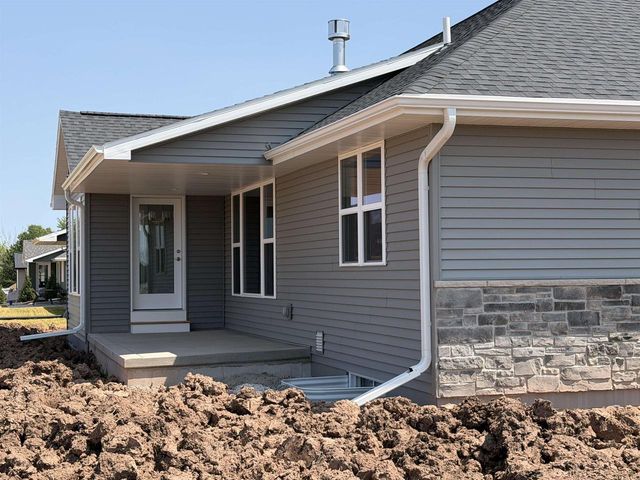 1376 KENZIE COURT, De Pere, WI 54115