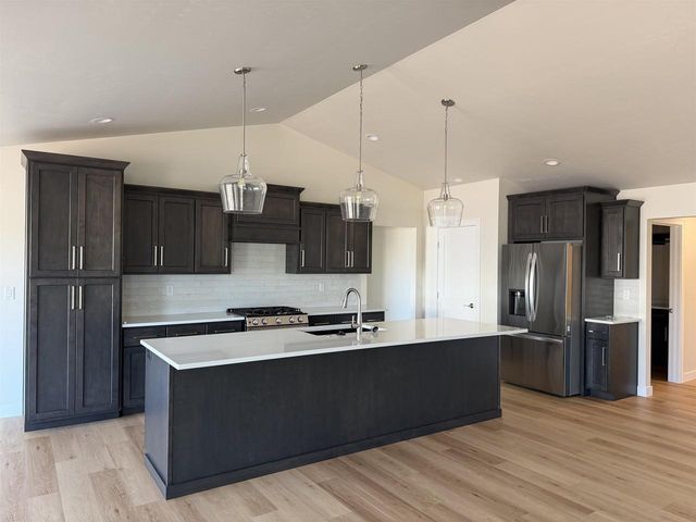 1376 KENZIE COURT, De Pere, WI 54115