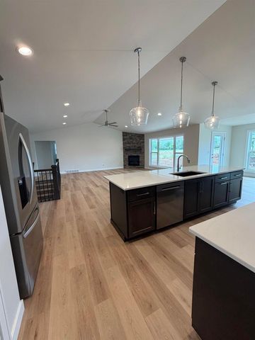 1376 KENZIE COURT, De Pere, WI 54115