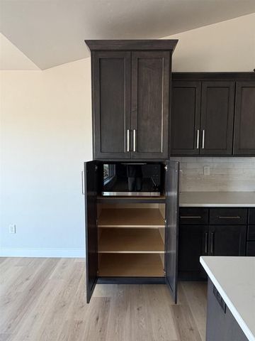 1376 KENZIE COURT, De Pere, WI 54115