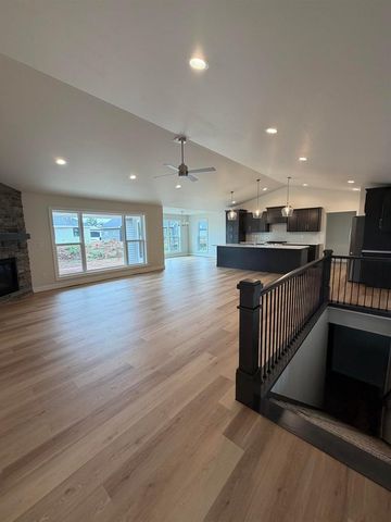 1376 KENZIE COURT, De Pere, WI 54115
