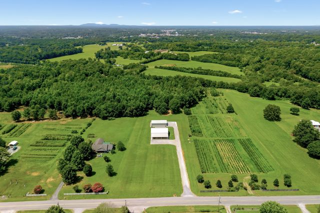 2097 Shellsford Rd, Mcminnville, TN 37110
