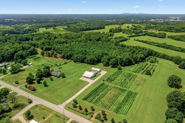 2097 Shellsford Rd, Mcminnville, TN 37110