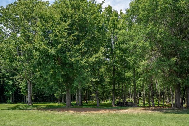 2097 Shellsford Rd, Mcminnville, TN 37110